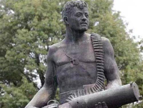 一人对抗3000日军,击杀两千成功生还,抗日神剧也不过如此_约翰斯巴隆