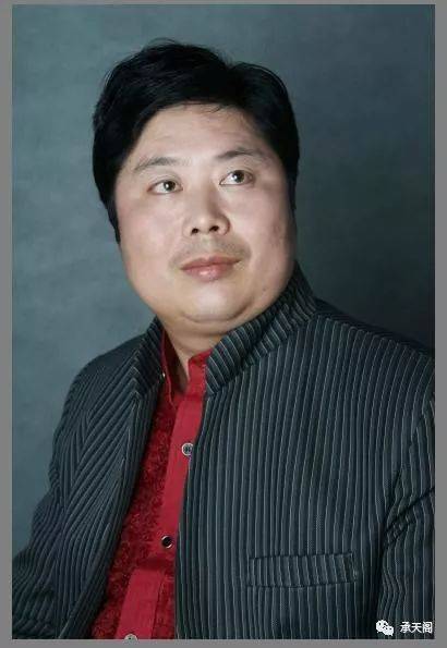 一个残疾人的励志大情怀_施福明