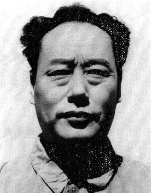 战争电影《上甘岭》由他执导,却英年早逝让人遗憾,妻子欧阳儒秋_手机