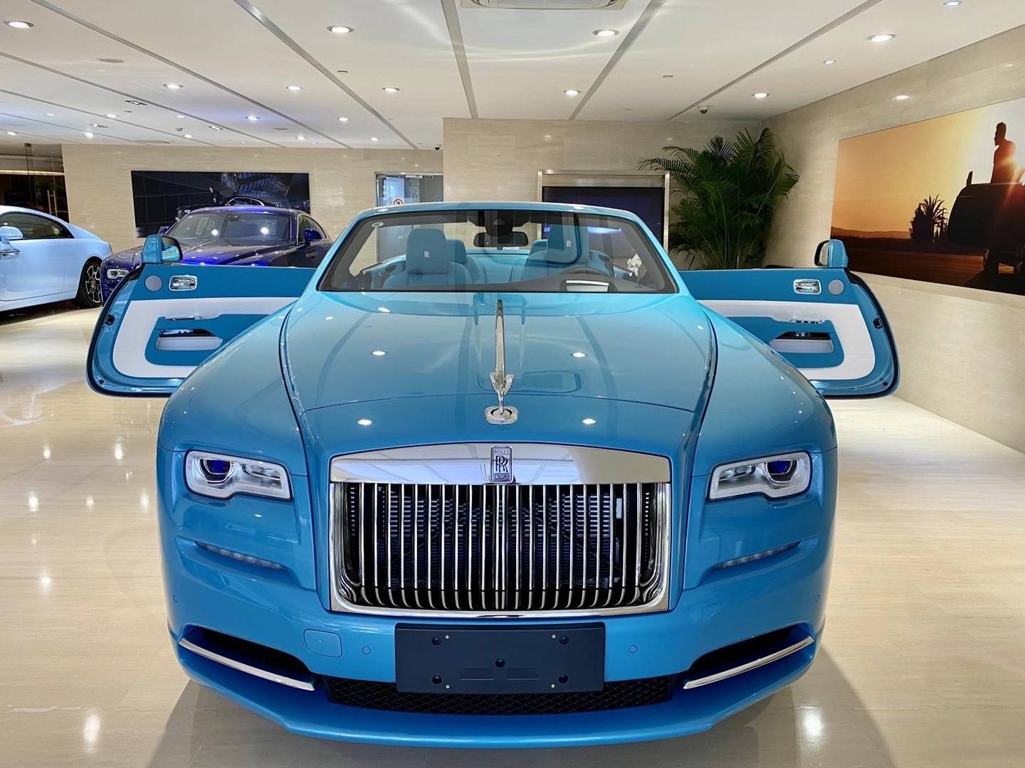 劳斯莱斯曜影敞篷版轿跑2020新款现车实惠