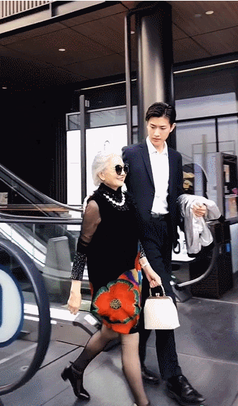 飞瓜数据 11-06 11:12 订阅 点击查看更多订阅内容> 11月最大的看点