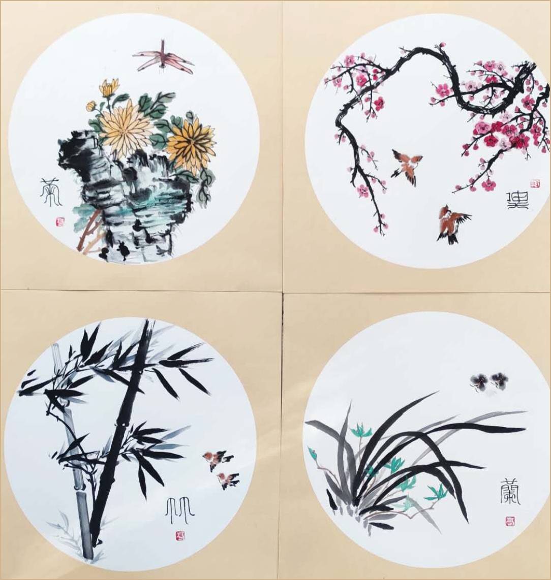 中国扇子艺术学会会员白淑婷艺韵阁报道