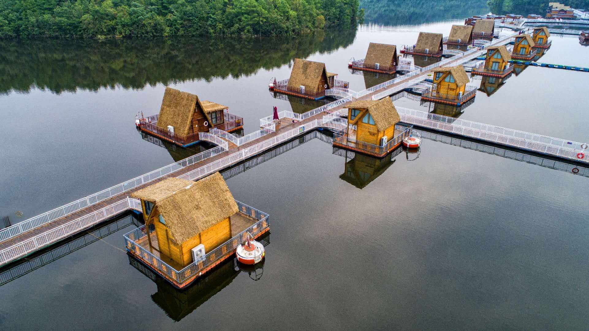 在湖北当阳有一家可以在房间里躺着钓鱼的民宿是一种怎样的体验