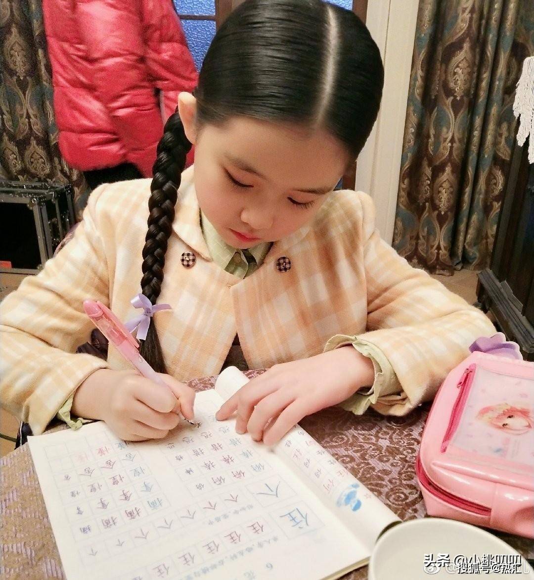 《瞄准》从父母的摇钱树到被传去世11岁的她已经历了这么多