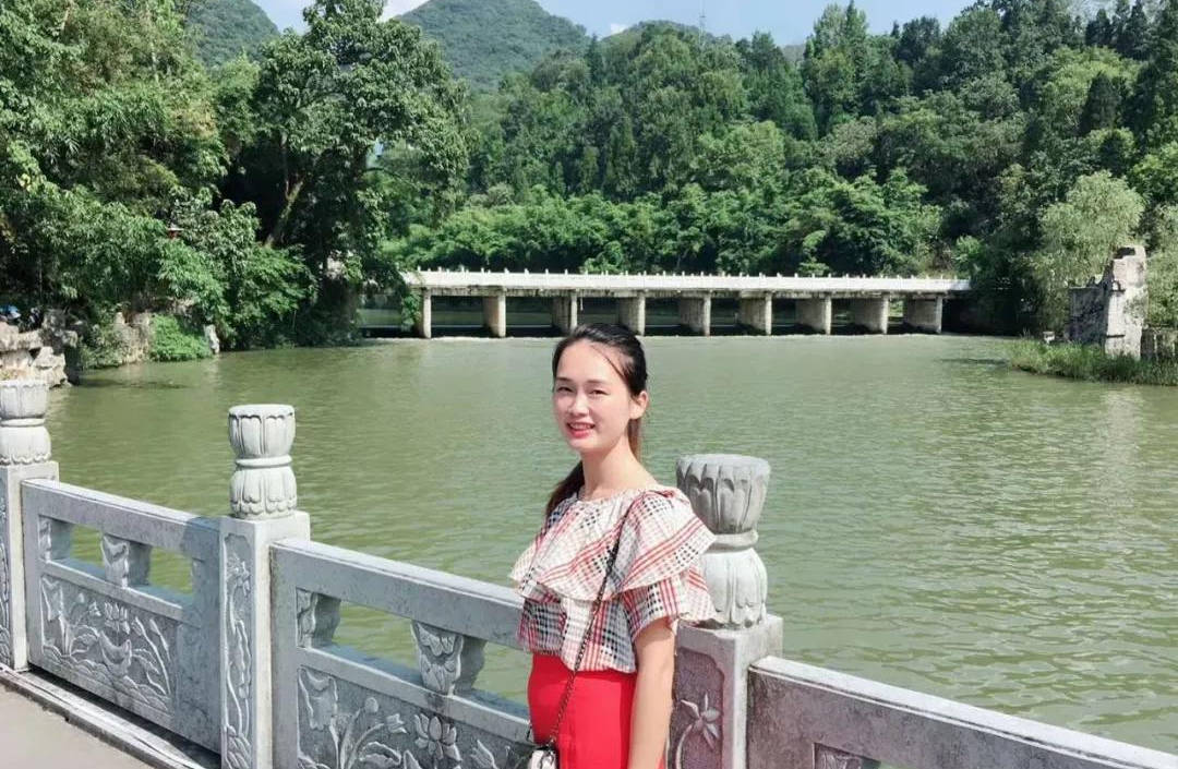 高安市筠阳实验学校青年教师陈梅投身杏坛静待花开