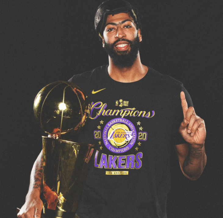 戴维斯是第一位包揽ncaa,奥运,世界杯和nba冠军的球员