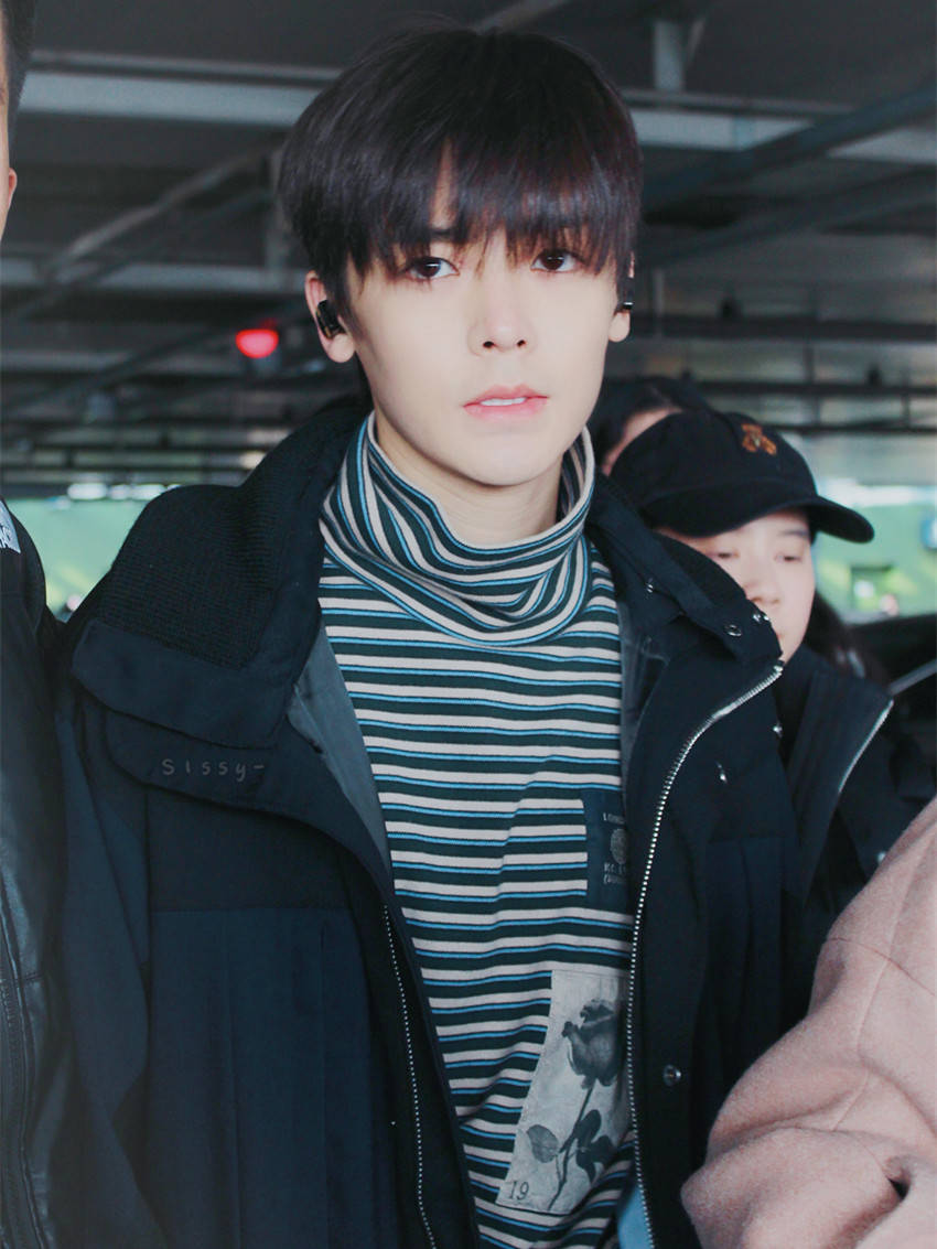 侯明昊现身再次展示男友风穿搭学会也能成为最靓的仔