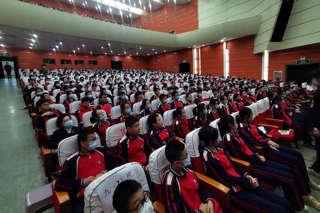 德育专家吴碧,邀赴武钢实验学校,激励中学生为梦想奋斗