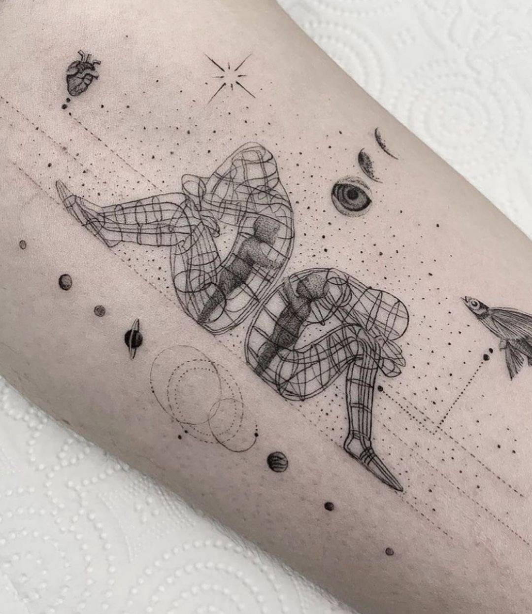 点刺纹身图案上海由龙纹身分享