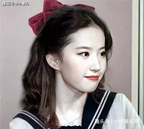 本以为鞠婧祎戴蝴蝶结够美了,可看到刘亦菲,才知啥叫天仙姐姐!