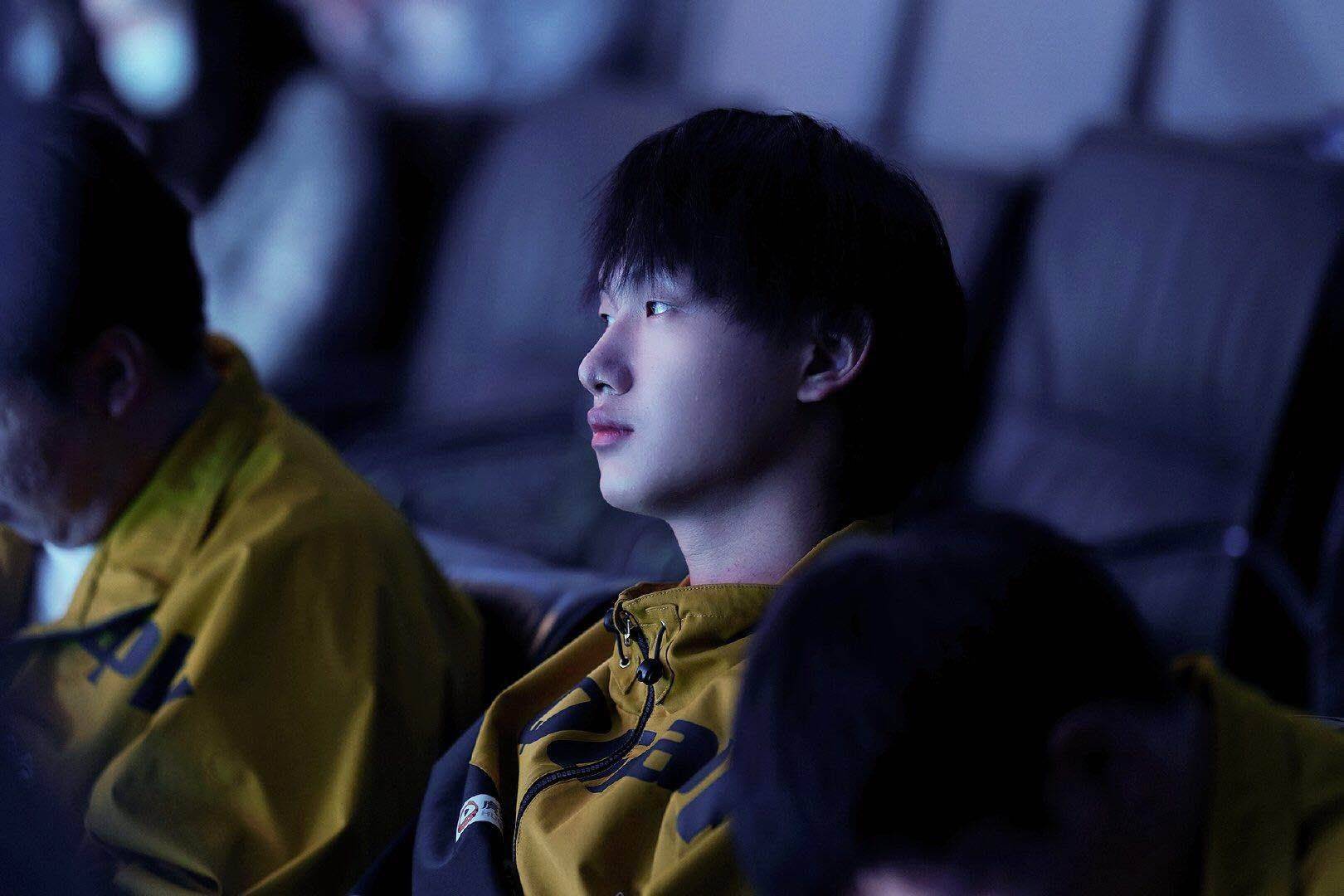 kpl:fly真的凉了,工作人员回复黑粉,管理层果真没有心?