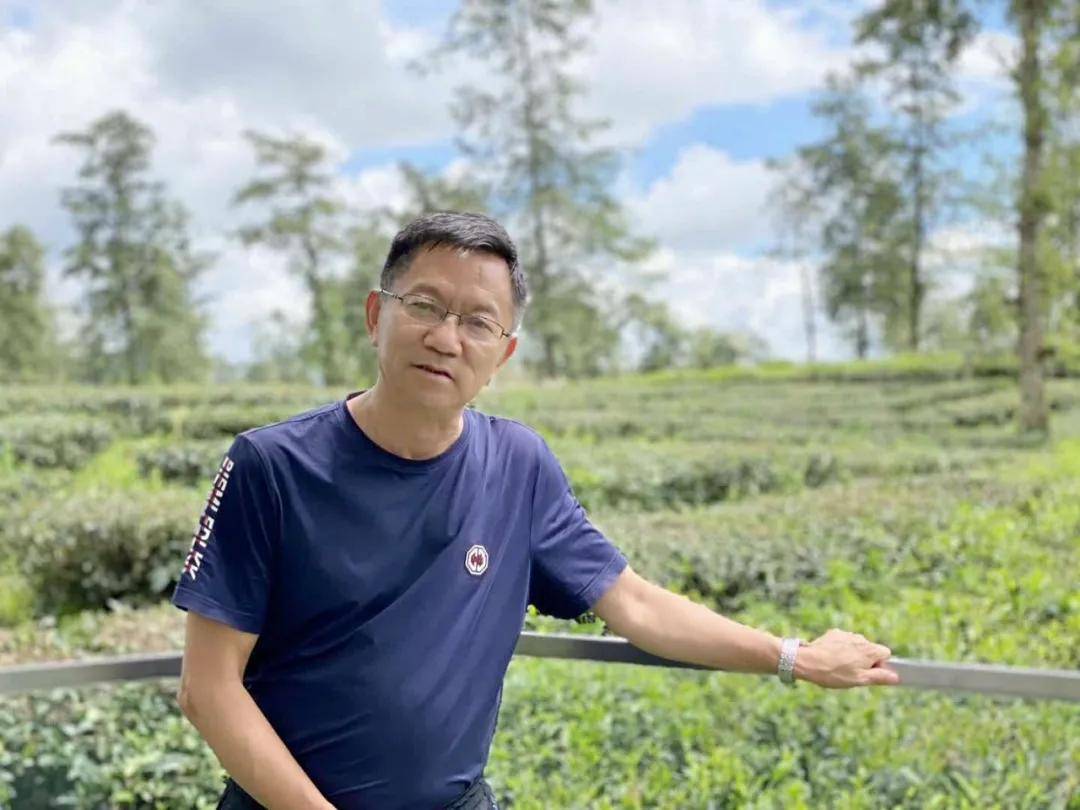 邓忠汉:国家二级教授,云岭教学名师,省政府特殊津贴获