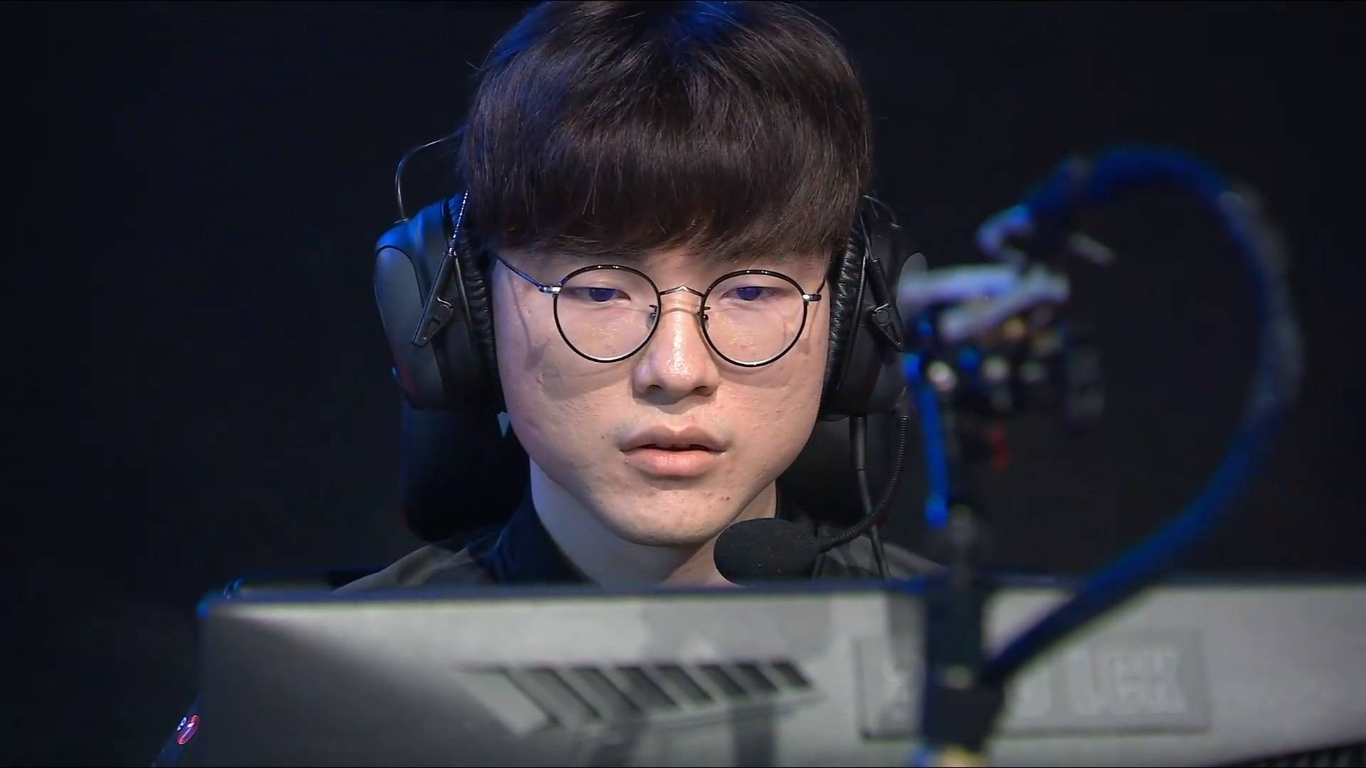 faker又遭重了?t1疑似请英文解说当教练,粉丝一怒之下开始爆破