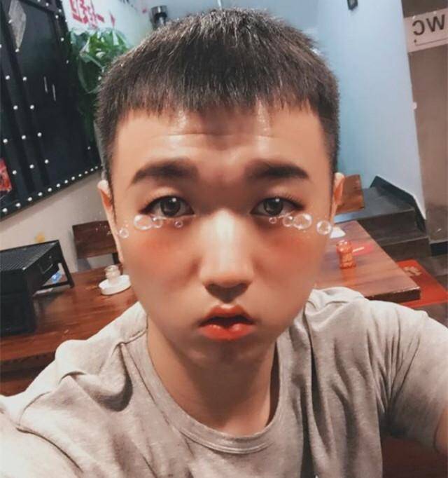 原创腐团儿晒照开车kda阿狸扮相美出新高度药水哥给出六字评价