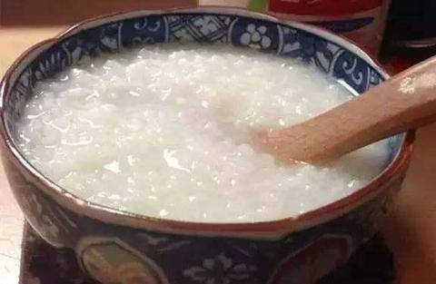 原创养胃喝稀粥,还是稠粥?营养师:实际上很多人都不能这么喝