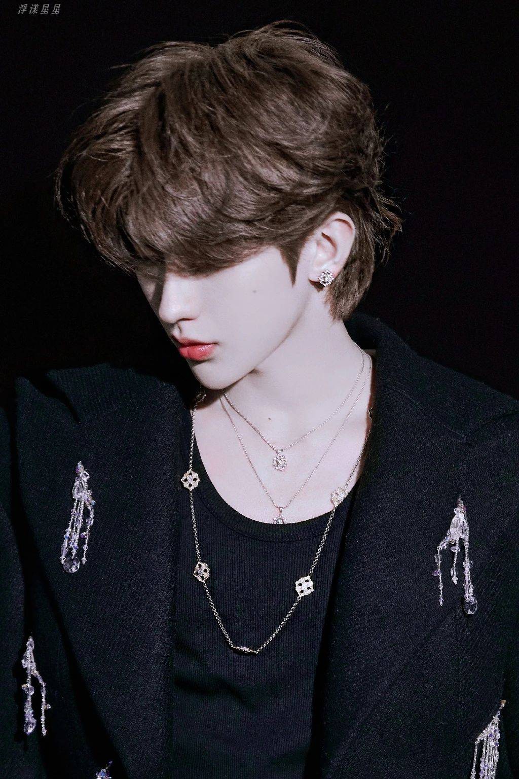 蔡徐坤壁纸:只要是你喜欢的,ikun们都会支持你_手机搜狐网