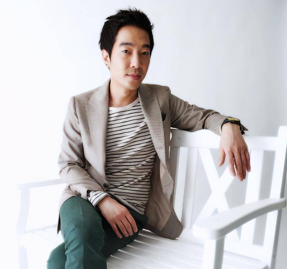 高英旭表演出色并大受欢迎,但没过多久,高英旭就