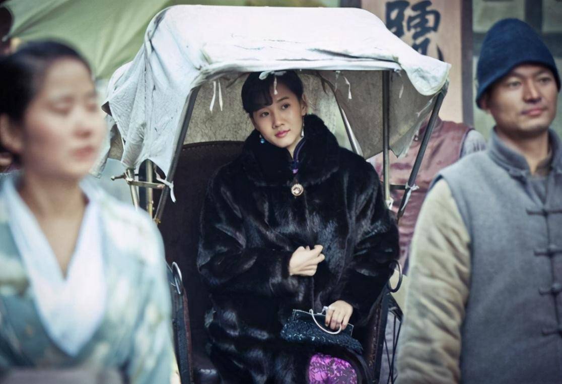 1928年张作霖去世,他年轻貌美的6位夫人结局如何?相对安稳一些