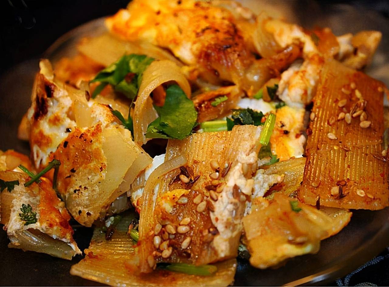 冰城哈尔滨的冬日美食狂欢跟着当地人吃绝对不会错