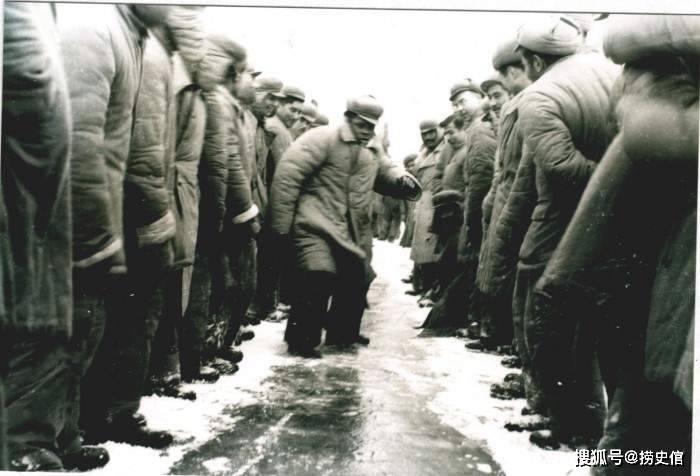 老照片:朝鲜战争志愿军碧潼战俘营