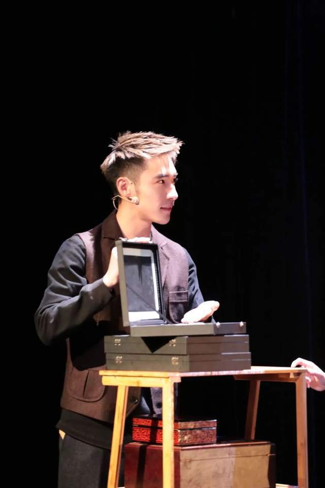 话剧《项链》:我愿我是被爱的_刘尹昊