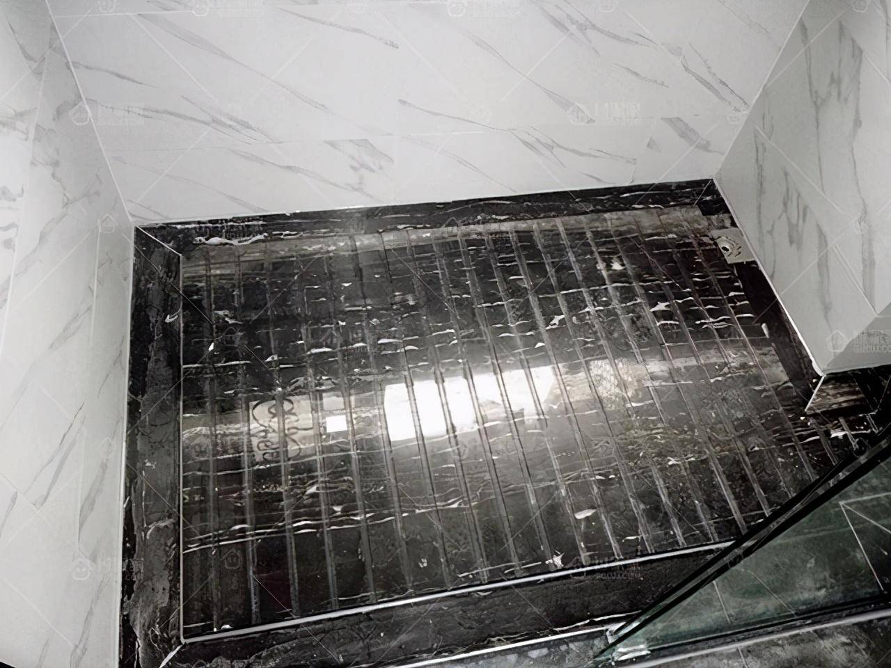 头一次见卫生间装了"踩脚石",后悔自己家装修早了!