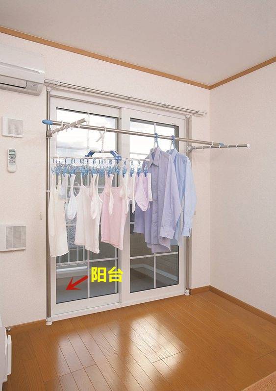 这想法好晾衣服不用阳台窗前装折叠杆收放自如不占1㎡