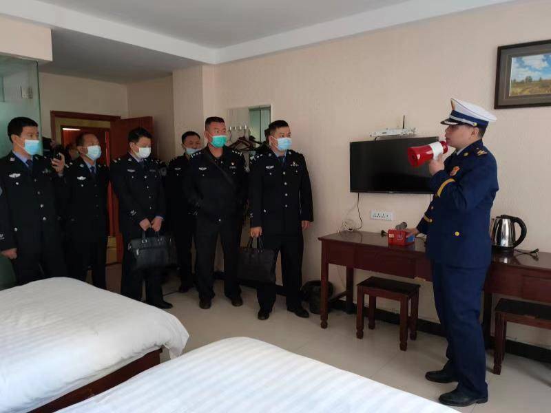 湖北浠水:警消联勤联训,夯实防控基础_姚俊