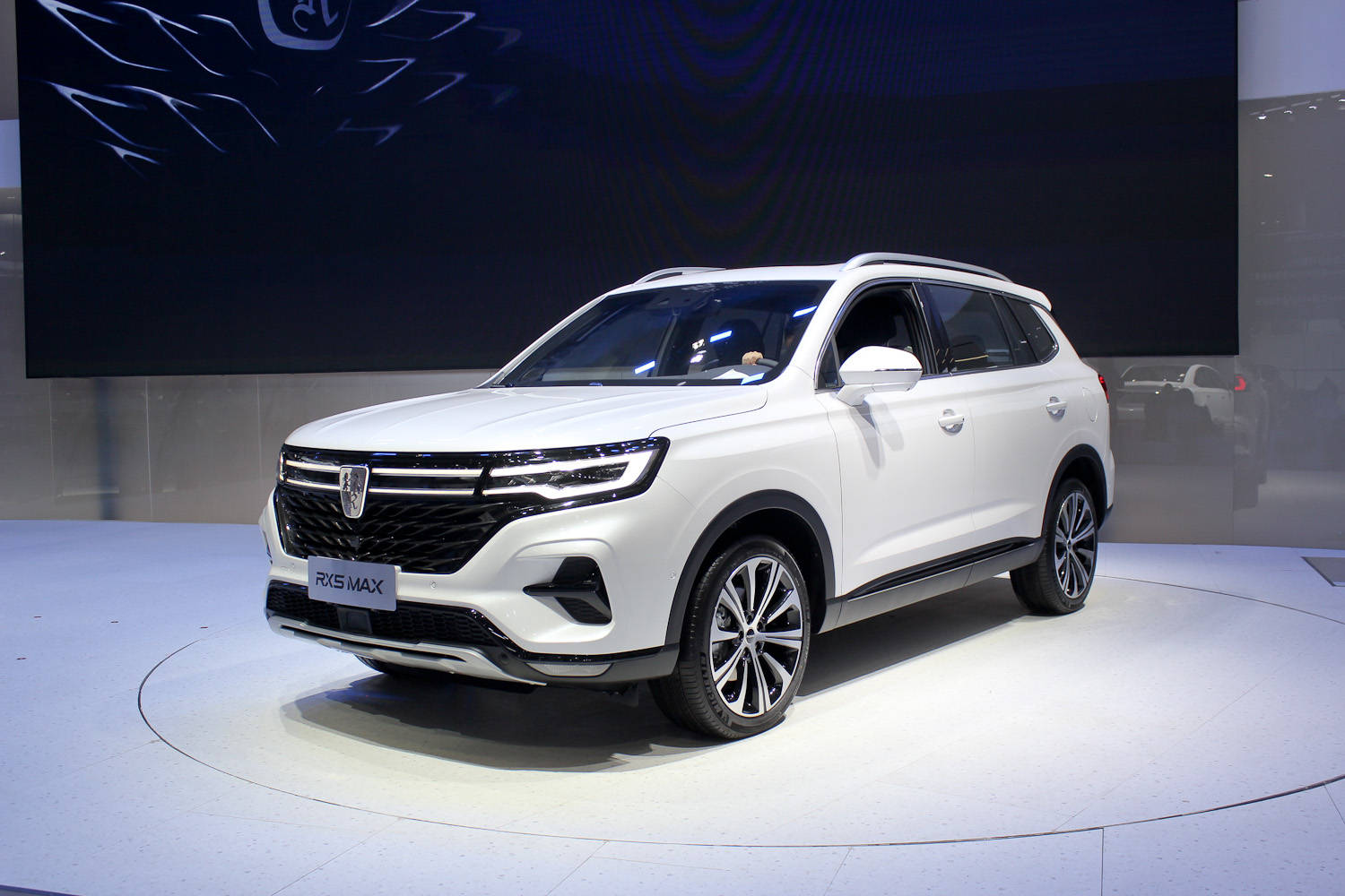 在2020广州车展上,荣威将为大家带来旗下新款的rx5 max车型,新车主要