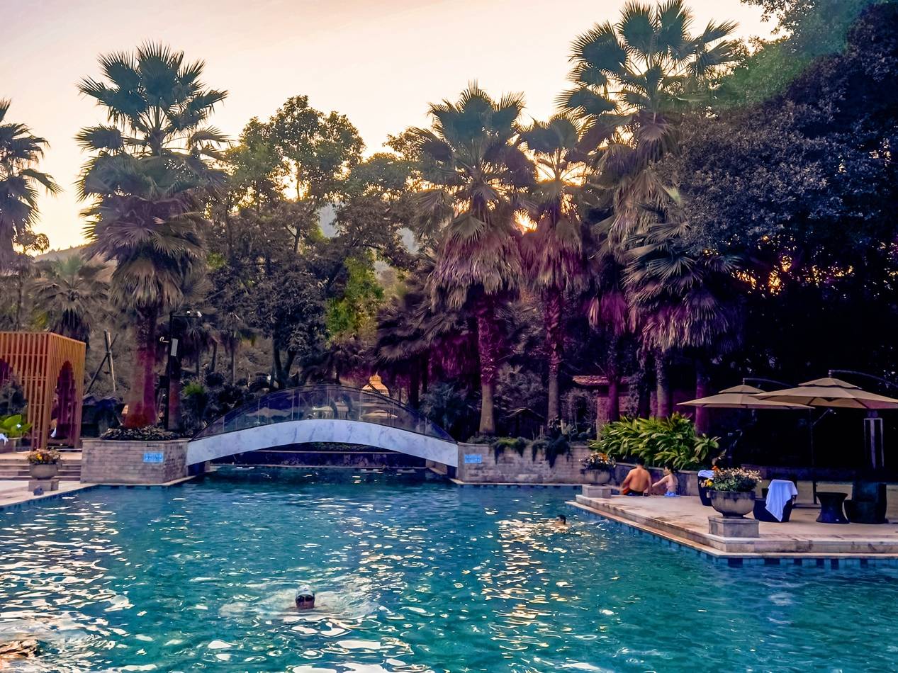 最近的巴南人山人海,是何缘故,跟我一起去探个究竟_南温泉