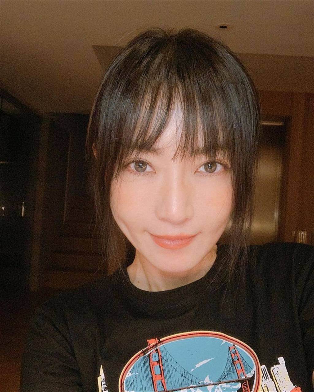 原创女星谢金燕逆天美颜,网友惊问:年龄被吃掉了吗