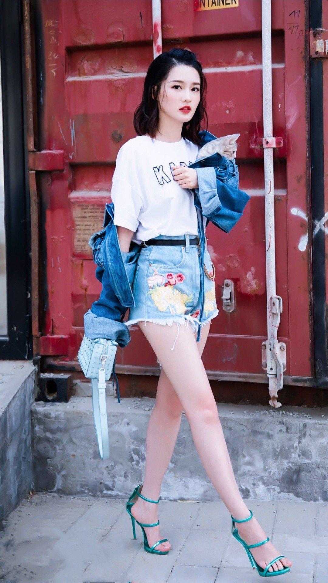 绑带高跟女人味十足一字带性感简约那些李沁脚跟下的定海神针