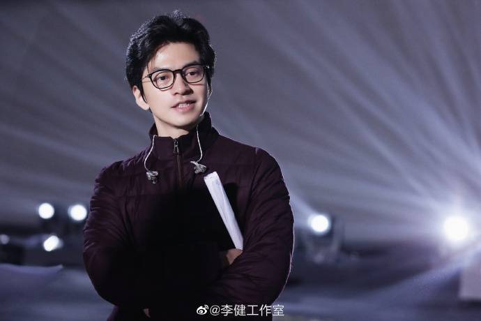 2020好声音冠军单依纯签约为何她如此着急真相是为了赚钱