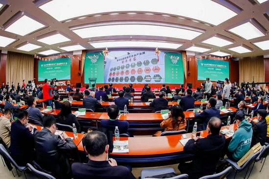 潍坊市农产品品牌推介会在京举行，地月科技集团董事长张钊应邀出席