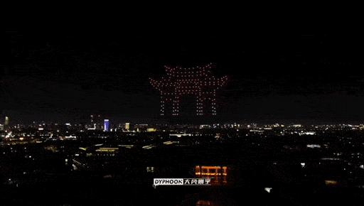 有,别创一格"大观楼因长联而成为与"黄鹤楼""岳阳楼"鹳雀楼齐名的中国