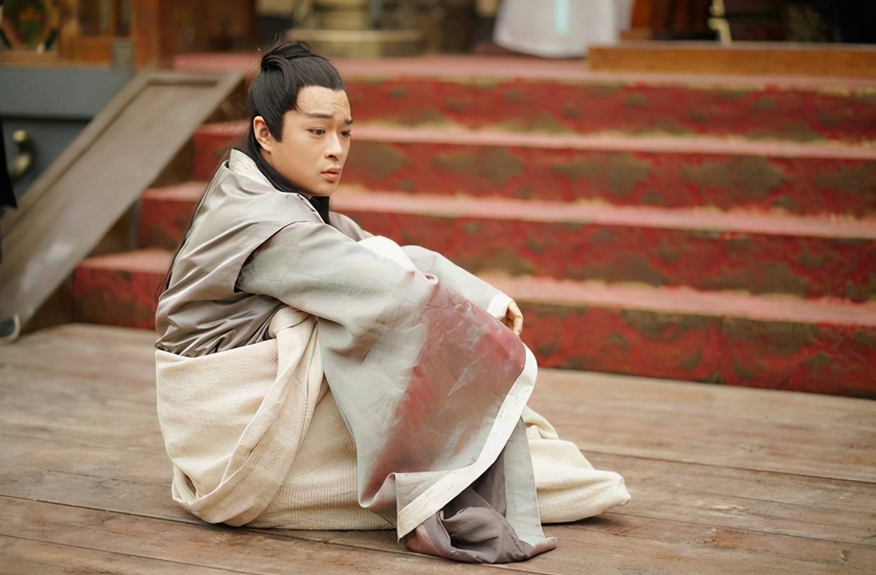 董春辉和徐海乔同演《花千骨》走红,今一人片约不断,一人销声匿迹