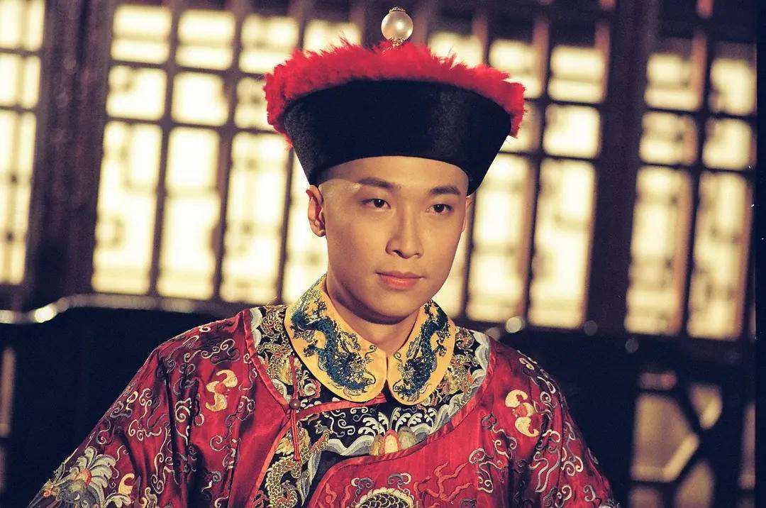 马浚伟:27岁出演康熙,49岁从北大毕业,他拥有励志且彪悍的人生