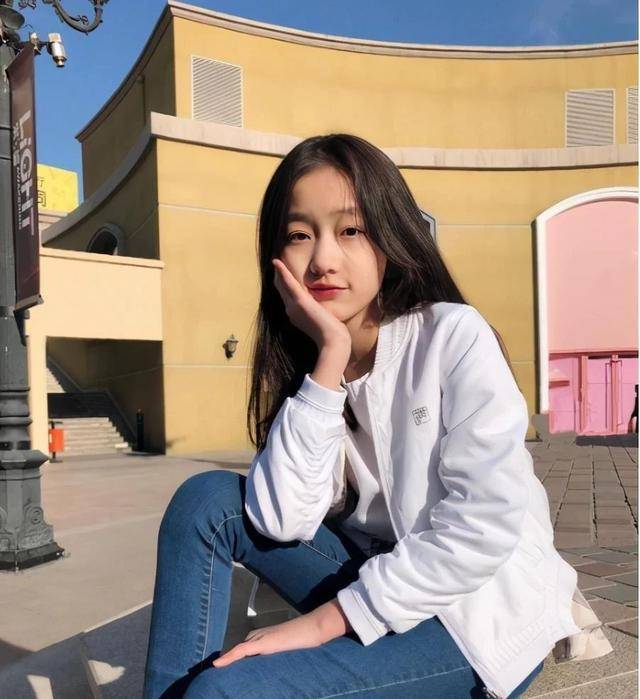虎妈"女儿"逐渐长大,因"貌美"被众人关注,如今长相让人羡慕