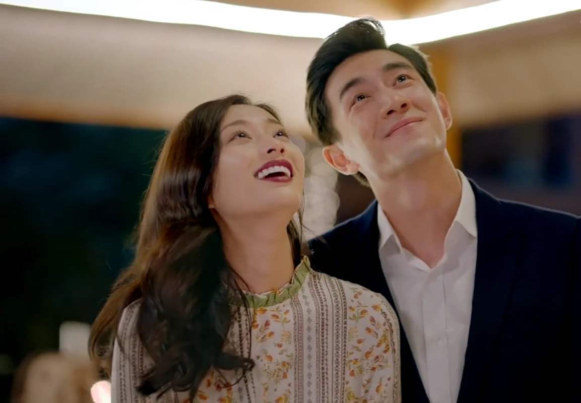 林更新和盖玥希今天一大早就被拍到恋情曝光,按照媒