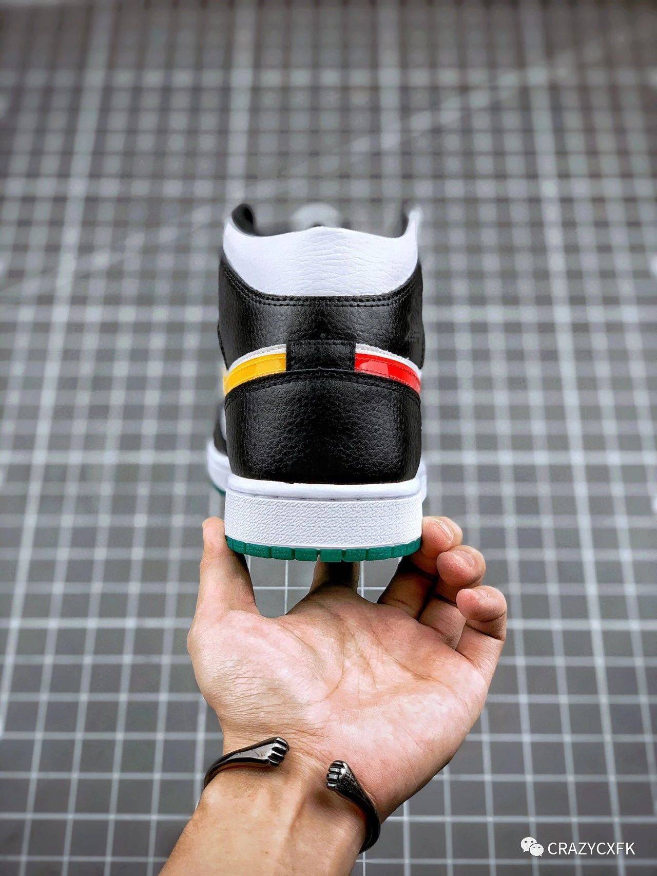 乔丹aj中帮airjordan1midalternateswooshes彩钩熊猫鸳鸯运动鞋