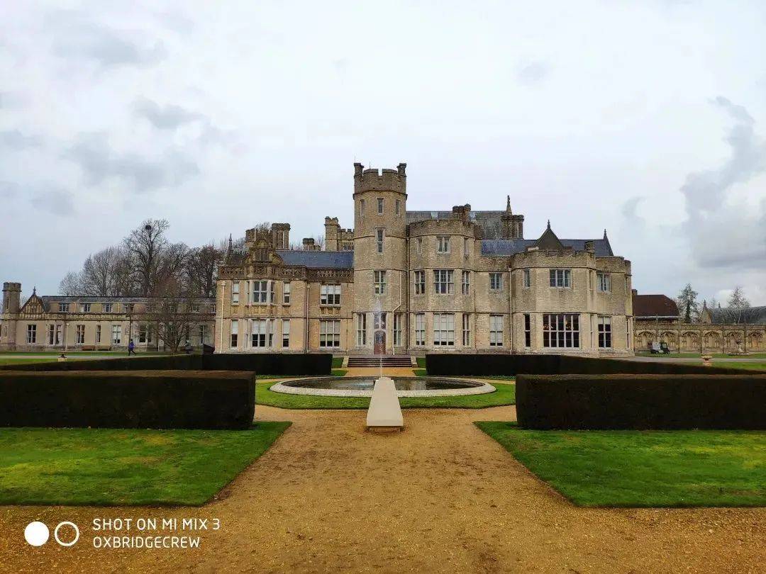 bedales school(彼得萊斯學校),stowe school(斯多中學),bryanston