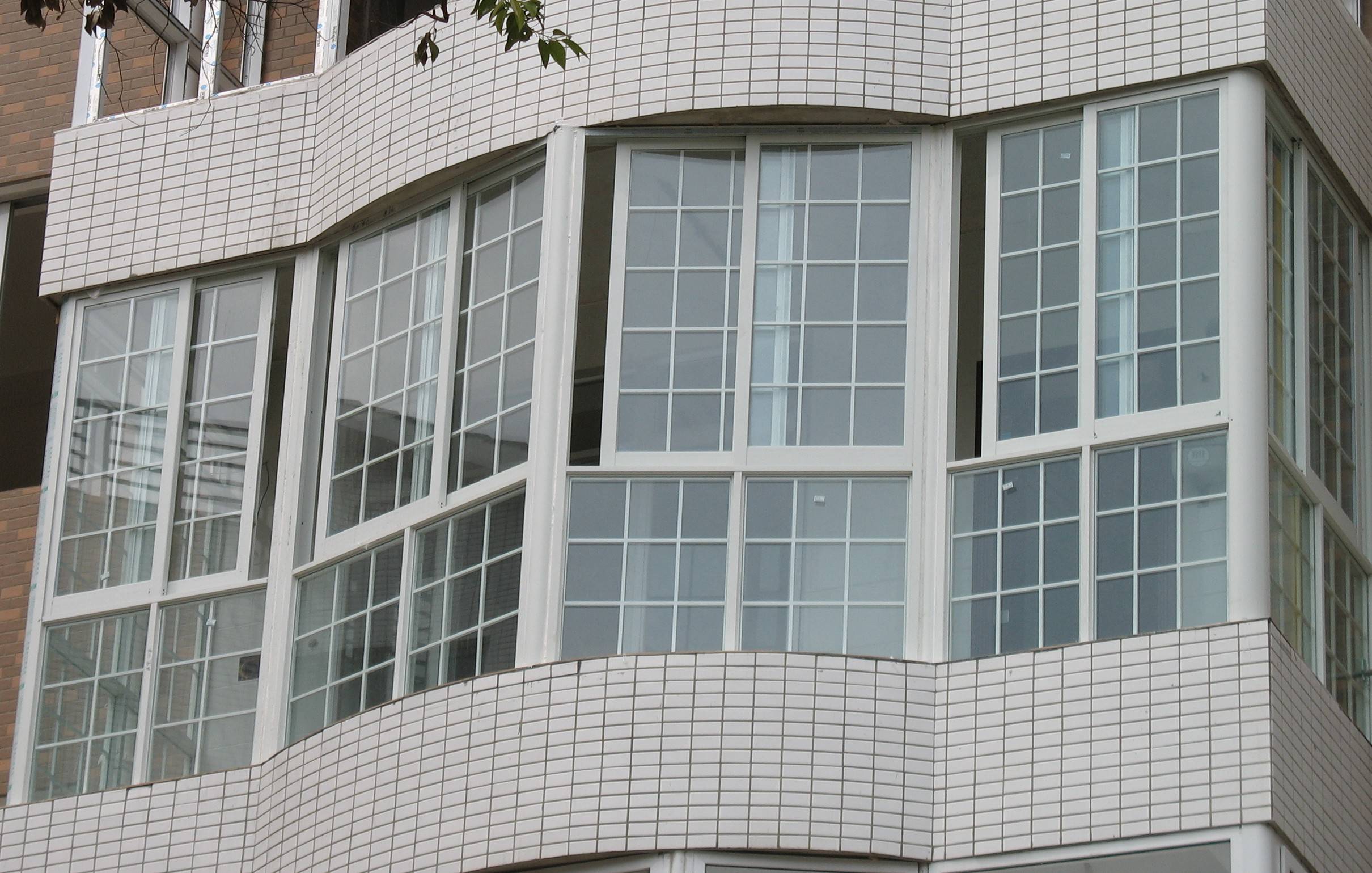 牢笼式防盗窗害了多少人,不防盗不实用!现在流行装这种,安全!