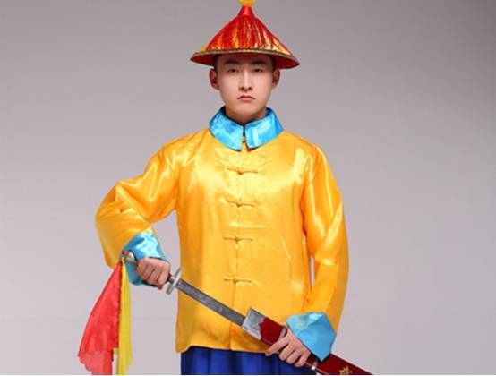 原创清朝的宫廷侍卫为什么要倒戴宝剑原因很简单