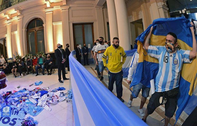 高清图送别球王马拉多纳遗体告别仪式举行