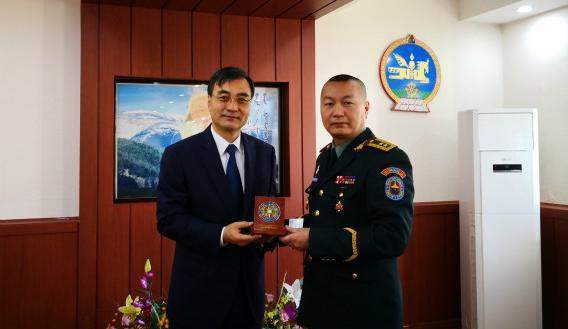 原创蒙古军队2万人总参谋长仅是少将4次军衔改革逐渐向亲美转变