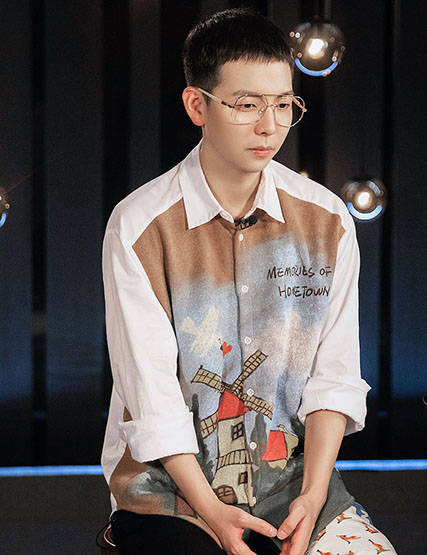 国内首档混龄男团竞演真人秀《追光吧!