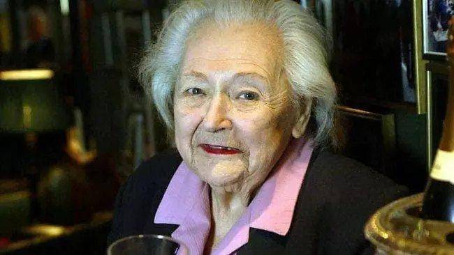 2011年8月7日,这个二战最传奇的美女间谍南希·韦克病逝在伦敦,终年99