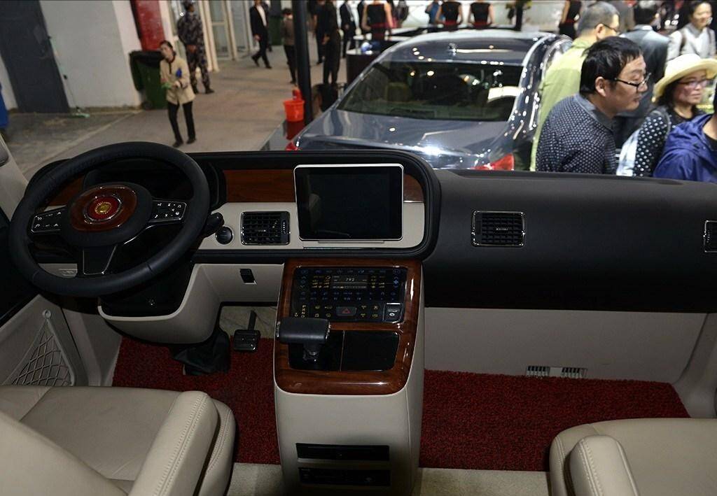 全新红旗l6实车亮相40动力9座能否全面接替丰田考斯特