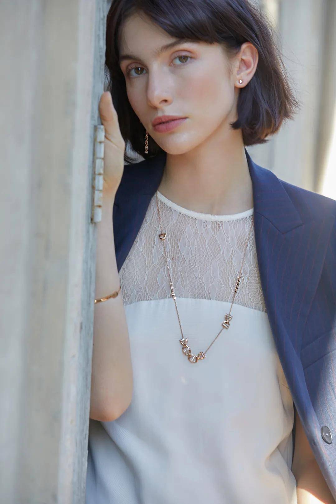 didierdubot蒂蒂朵宝秋冬搭配用珠宝闪亮世界