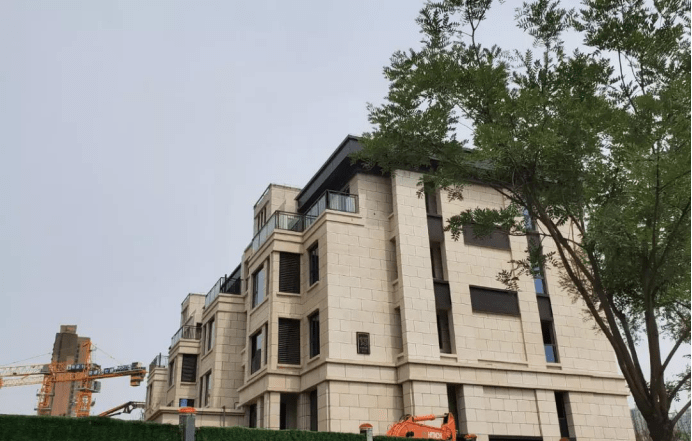 是天地源曲江香都e区后更名为天地源大都会,位于曲江二期